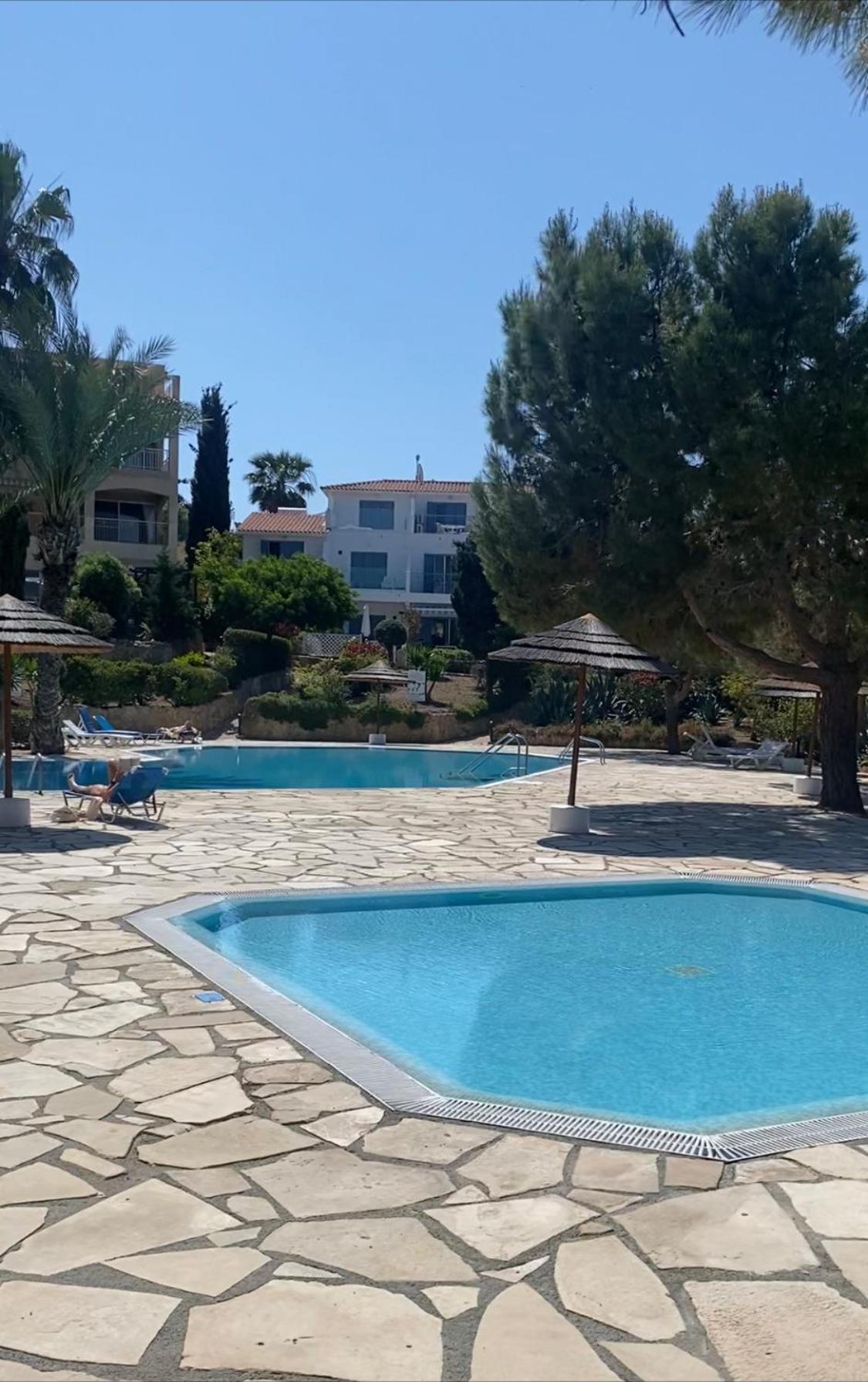 Newly Renovated- Regina Gardens 1, Venus Beach 500 M, Sea&Sunsets View, License Ooo7141 Paphos Bagian luar foto